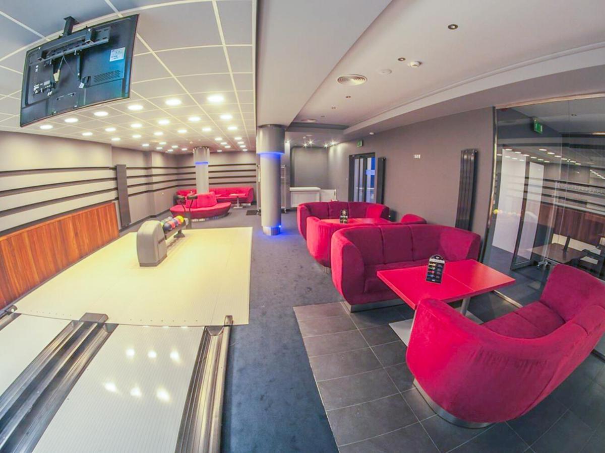 Hotel Kosma Kozmin Buitenkant foto